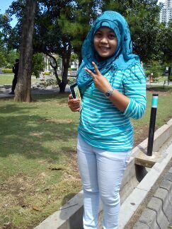 hidup itu indah jika kita tau jalan yang benar :D  instagram: miiimiee