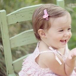 The bright daughter of @M_VictorJ and @EllaGiudicelli. She was very fond of her parents and brother @TFrancois12. (RP)