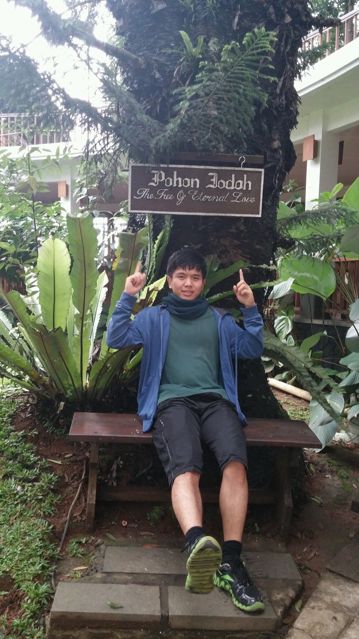 kaissagara's profile picture. Mostly contained of what's bugging my mind, primitive, dangerous, and passionate thoughts. Luckily, Twitter exist for thrash them out.
kepo? IG:wasikaissagara