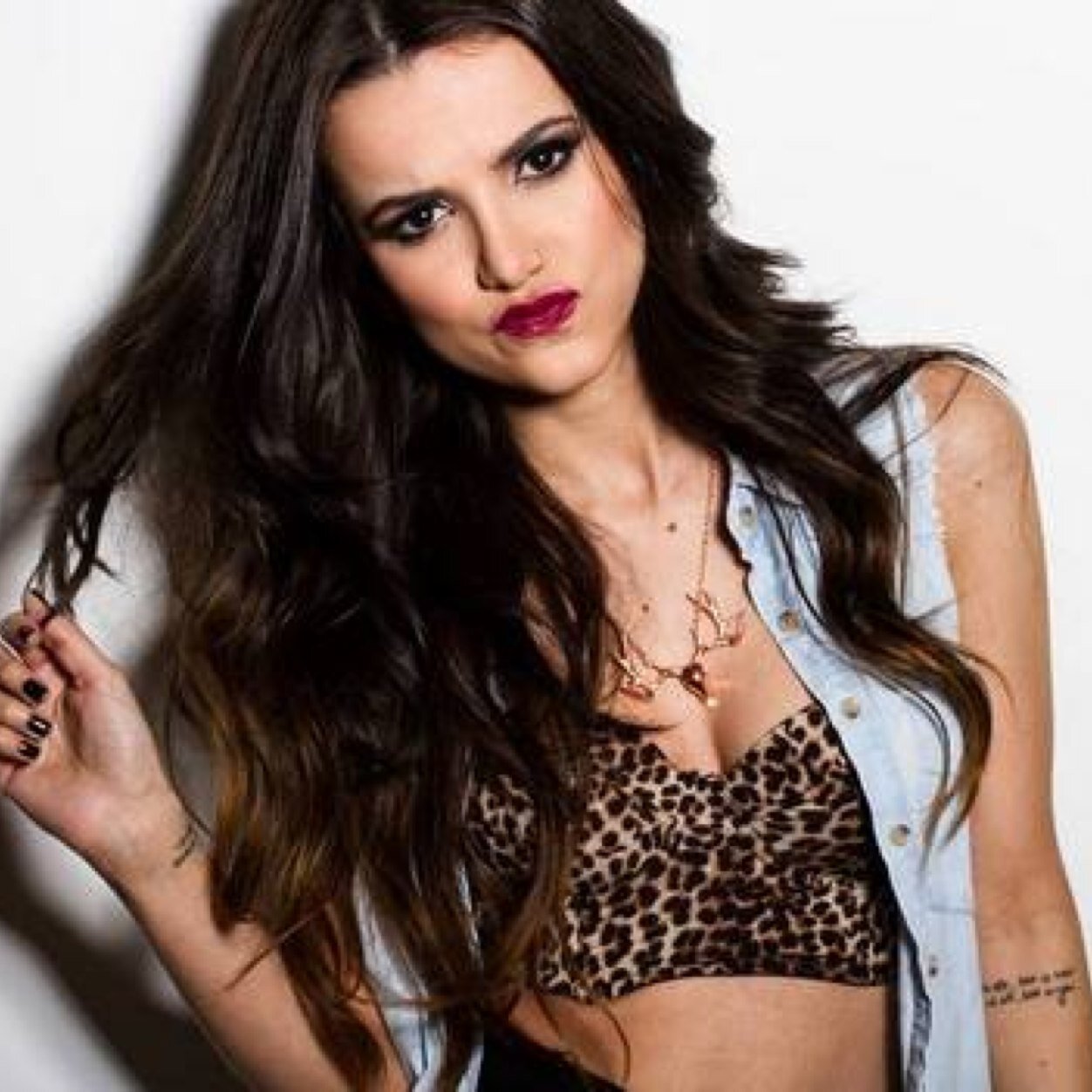 @manugavassi pfta :3
Twitter pessoal @JanaRondon
Bjs
