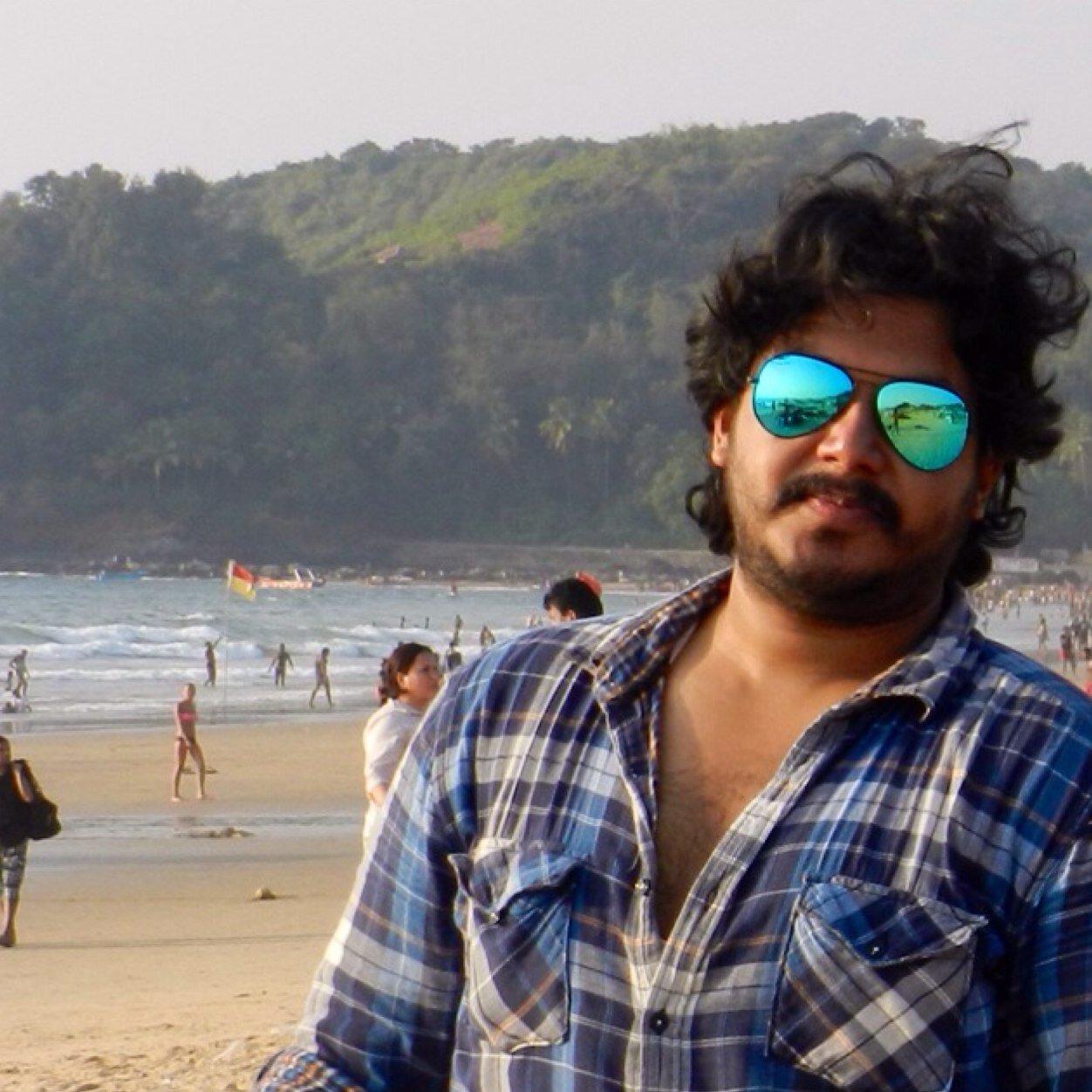 I am a person who is positive about every aspect of life.I am great dreamer, a music buff and like it flowing to my face, like to think ,have fun with friends