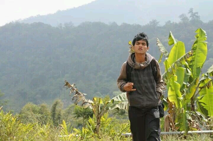 khidupan dalah sbuah persingahan dlam perjalannan
smua kisah pasti da akhir 
stiap ada awal pasti ada akhir