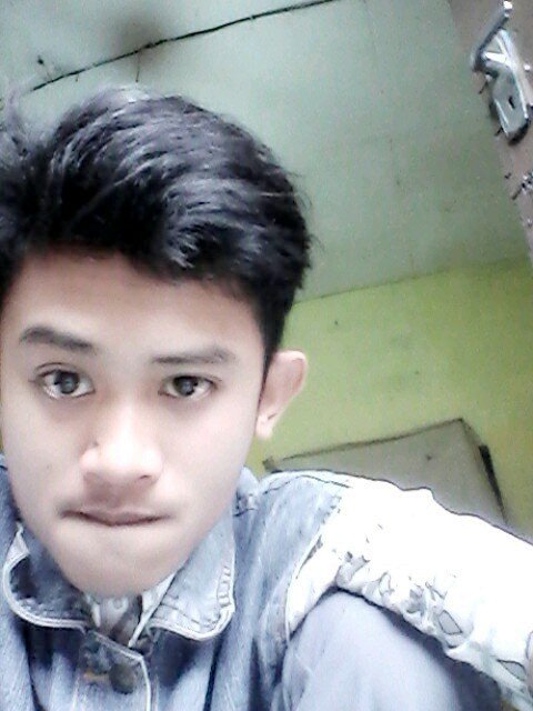 Hirup mah saukur dahar sare ibadah :*