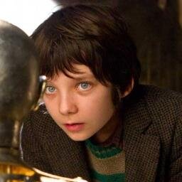 I'm Hugo. The boy who living in the walls of the Paris Gare Montparnasse railway station. Like repairing mechanical ,movies and magic playing  [just roleplay]