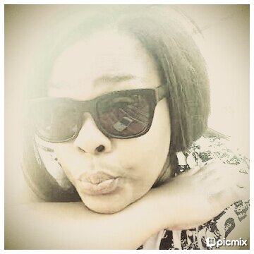 nohlanga's profile picture. Usually joyful,always grateful never hateful..