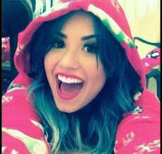 Sou Brasileira,sou Lovatic,Barbz,Mahomie segue...sigo de volta!
