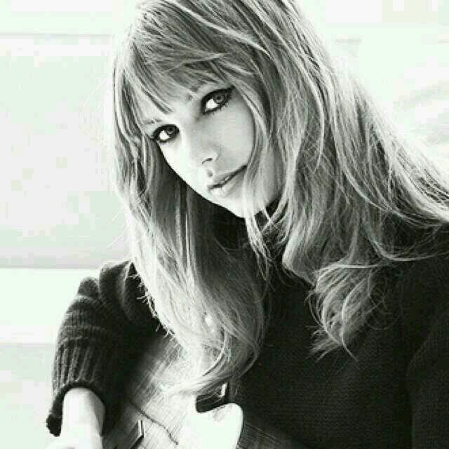 hey guys. i'm the girl who is best friends with a guitar and the one who loves number 13 and swifties more than everything. #privateaccount