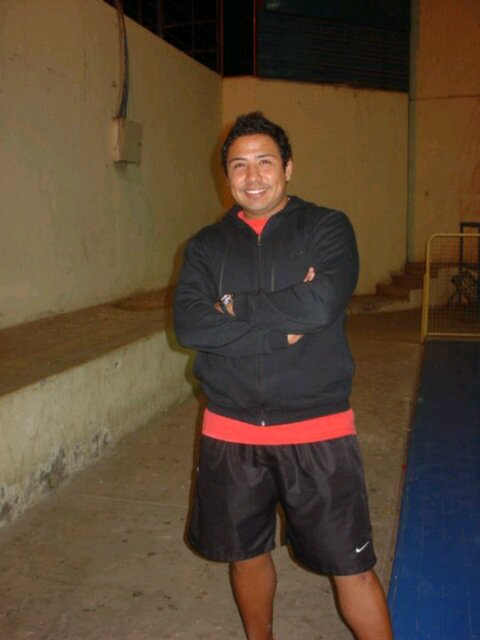 Estudiante de educación física , 27 años. Trabajo en la  D.A.R.D  . Hincha de River Plate y del Club Banco Rioja