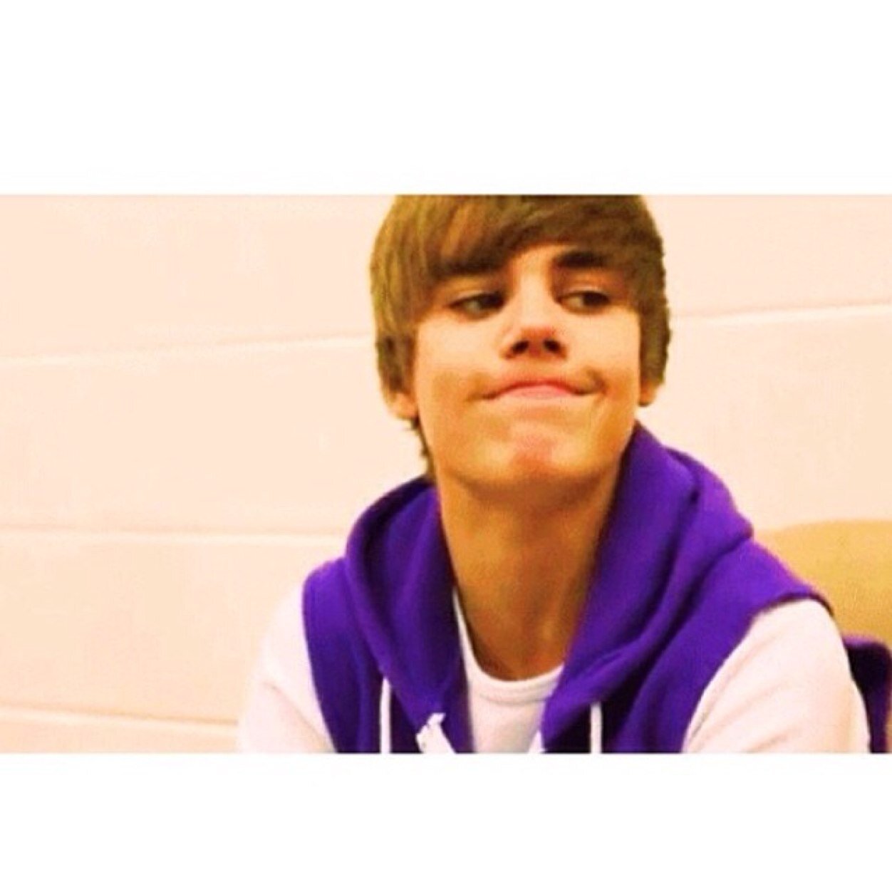 080313❤️ dont let the pants wear you, wear the pants. justin is not a bad person, he's human.
