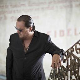 HOLA LATINOS! ESTE TWITTER ES PARA DARLES INFORMACION SOBRE LA GIRA QUE ESTARA REALIZANDO ZUCCHERO EN CANADA Y EEUU DURANTE EL 2014!