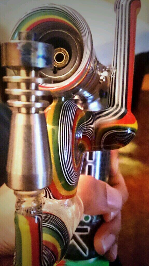 Like Duck Dynasty, less ducks more Dabs!                                       Two brothers shattering the oil game                      18+ only