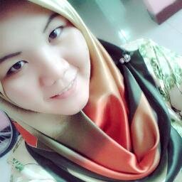 be strong for my life:)
im simple girl...so can call me aisyah or anything....
stay melaka..im still study..nice to need ur all..ok..!!!!;)
