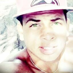 Sou Um garoto de 18 anos Meu Sonho é Ser Jogador de Futebol .. e Batalho Pra Encontra Meu Sonhos Nesse Mundão #Mulleque .. Conquista : Danyllo Barros.