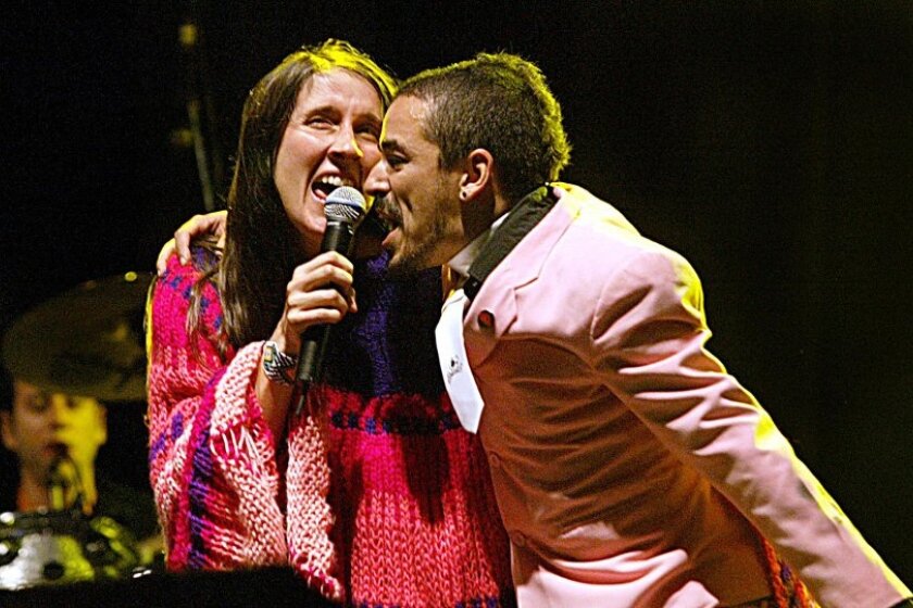Para los que queremos a los Aterciopelados y los Cafe Tacvba  juntos