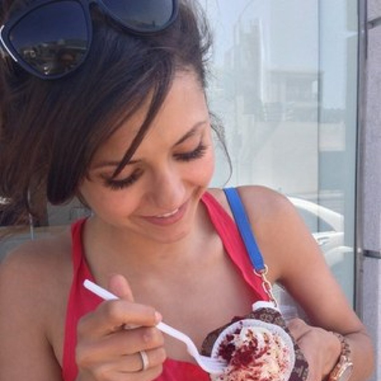 GlamorousArly's profile picture. I'm Arly. I love shopping. I am the youngest of the triplets. My dad is Jacob Black. And my mom is Renesmee. Single bi #DI