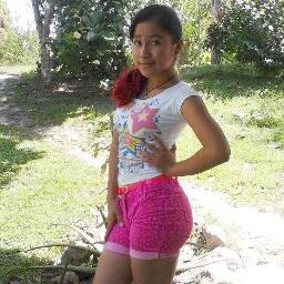 soy xaparrita,muy divertida,y las mas importantes para mi mis mejores friends foreverss...she cute....