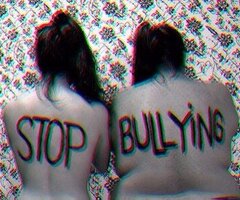 Hola,somos un grupo de gente de España que se ha reunido para ayudar a gente que este sufriendo bullying o se sienta mal.Necesitas ayuda?hablanos.:)