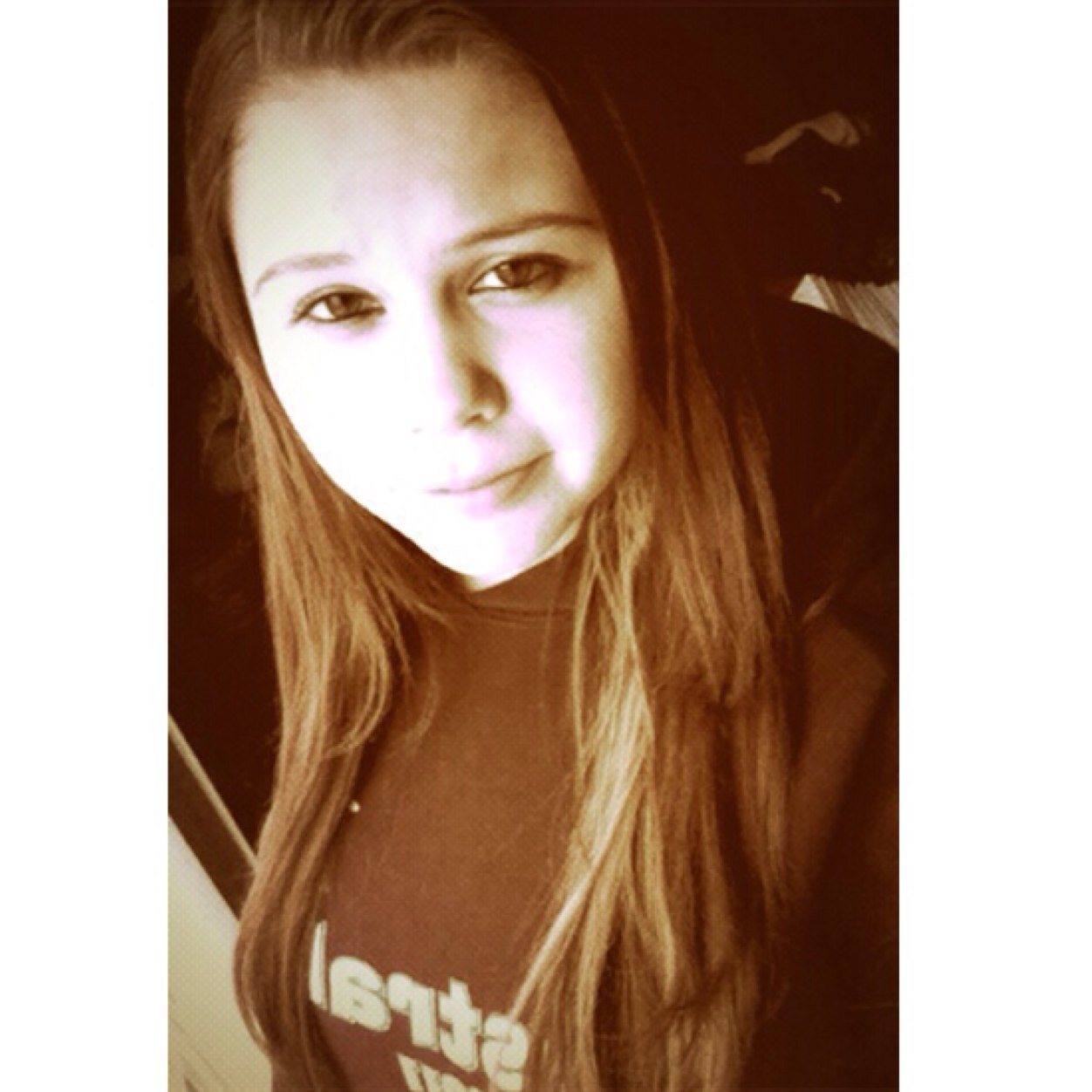 just a normal girl living a teenage life ✌️ instragram- kim_boudreau17                                 
class of 2015 ✊