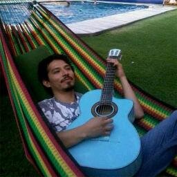 Rockero liberal, ambientalista y pacifista. Amor y Paz!
