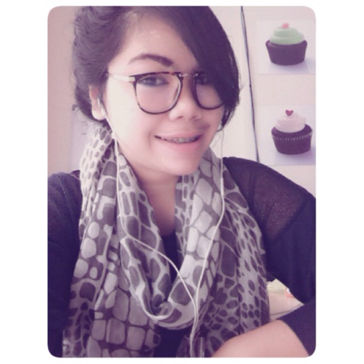 kin_na's profile picture. Really love my family n my @dedelrockz.. ♥18♥ n now I'm HRD on Twelve Cupcakes Indonesia..