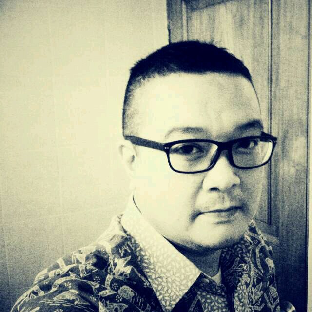 Single Daddy•Sound Addict•MR PTLK•Marketing Director PT TPK•Former A&R For MCA & Strategic Mktg Manager EMI Music Indonesia•Love My Mom's & Callula so much•