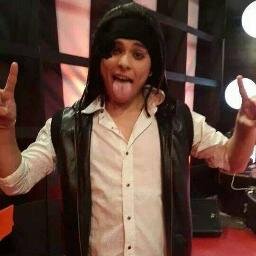 EL ES EL CAUSANTE DE MIS SONRISAS DIARIAS 
ES UNICO, SEXY CON SOLO UNA PALABRA SE LOS DESCRIBO PERFECTO OVIO BRANDON MEZA :)
AILOVIU SOY MEZAGIRLS DE 3