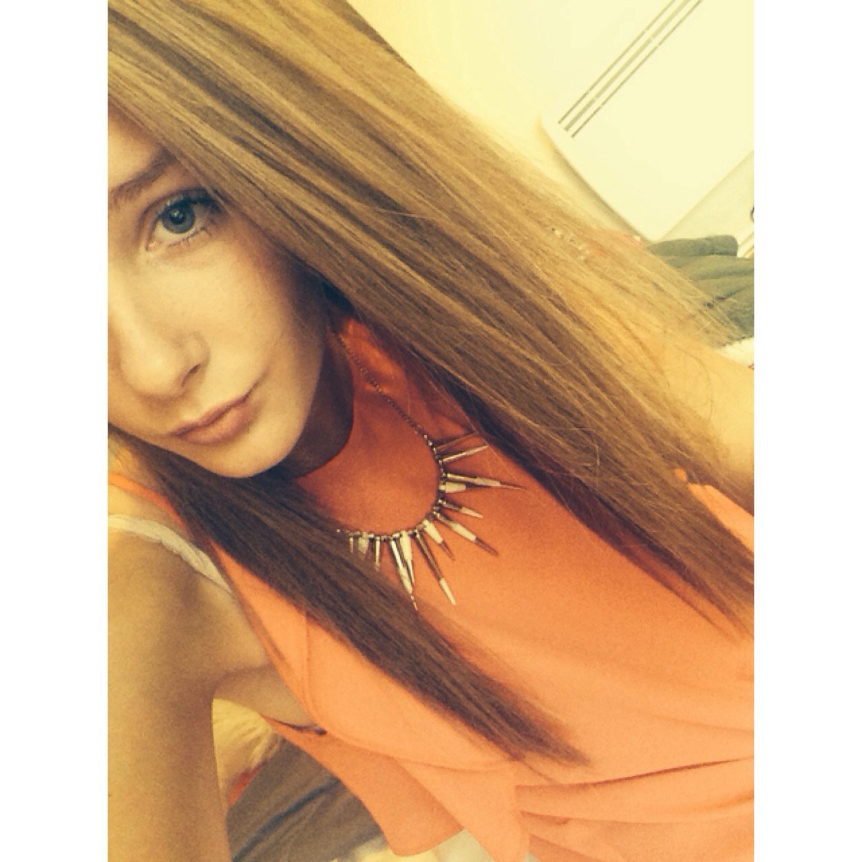 Just a 15 year old girl from Bolton Follow me i follow back! @Giles_Potter Followed 14/11/13 @TheSamShawcross follows me and @Matty_Selley follow me!