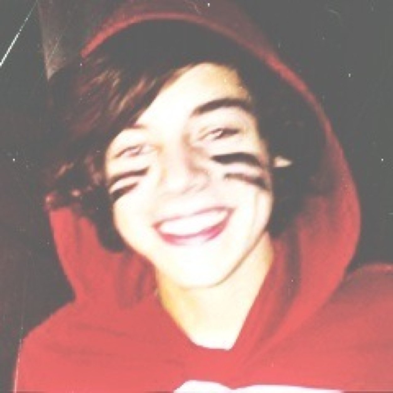 hiii, would you please follow @sosadharry? thank youuu((: