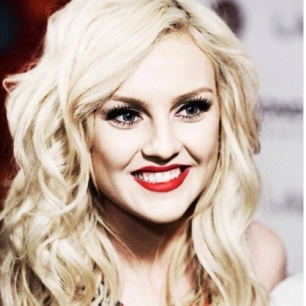 Helloooo I'm new on twitter Directioner| mixer | lovatic ❤❤❤