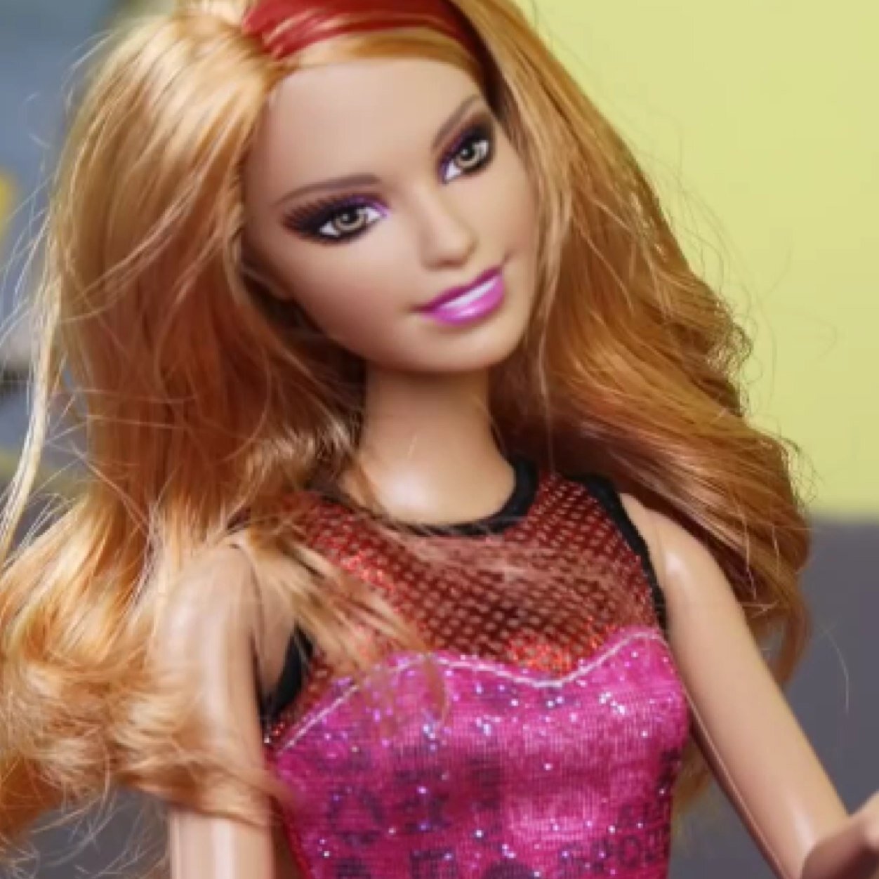 Hey I'm Jenna! Steven is mine and soon this whole fucking place will too. The things that nobody likes will be the things that everybody wants!