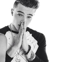 braz_castagnoli's profile picture. #eu vou escrever uma carta dizer tudo que importa dizer que eu amo sua voz,seu sorriso mim alucina e isso surge sem querer# 3