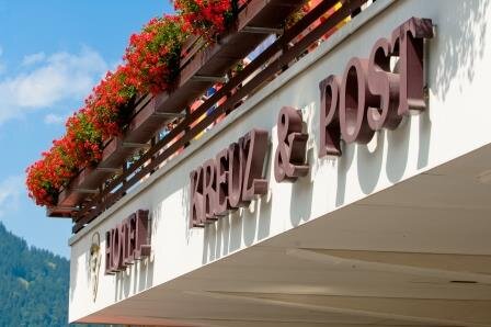 Hotel Restaurant Kreuz & Post zentral inmitten von Grindelwald. Essen, Trinken, Geniessen, Übernachten, Feiern, Tanzen, Eiger, Mönch, Jungfrau, Nordwand