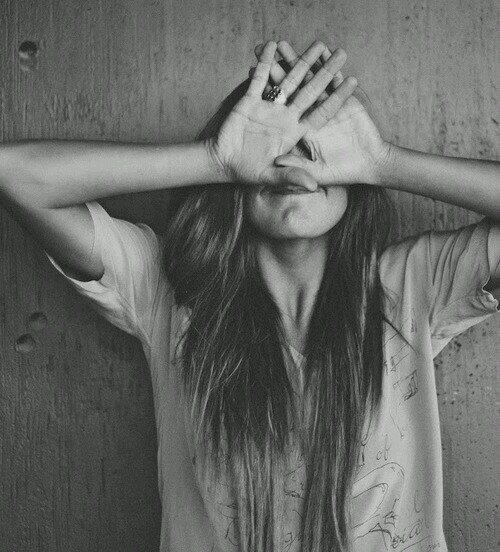 I tweet my thoughts and my feelings and random things ♡