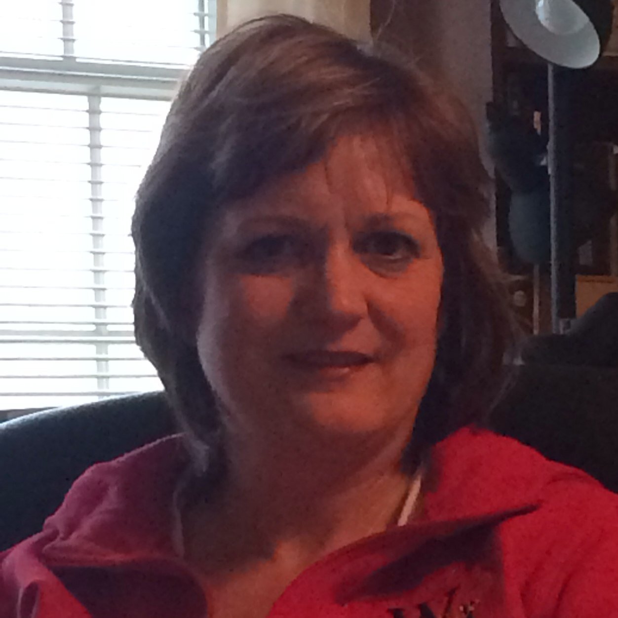 Mom, wife, volunteer.
