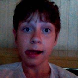 13 anos,Rock,Reggae,Livros,Games,Animes e The Walking Dead :P