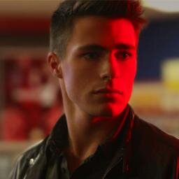 Trying to do what's right, even as I slowly lose control. I will save this city along side the Arrow. || #Single #Arrow #RP ||