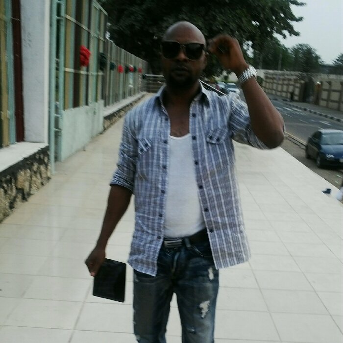 dennisdaniel14's profile picture. 