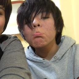 Amo a  Amber Liu  , Henry Lau , Onew y muchos mas , me gusta bailar  kpop  ilove tomboys  ilove los videojuegos :p