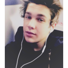 wthmeezy's profile picture. the hero was not me. the hero was luke