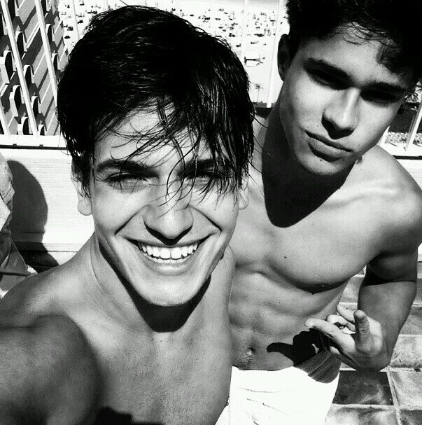 Eu pedi a Deus 1 anjo,mas ele me deu 4 ♡