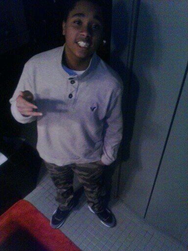 took mi heart away fa money i aint intrested in fame nd i pray dat never change ambition is priceless its somthing dats in yo vaines nd i put dat on mi name