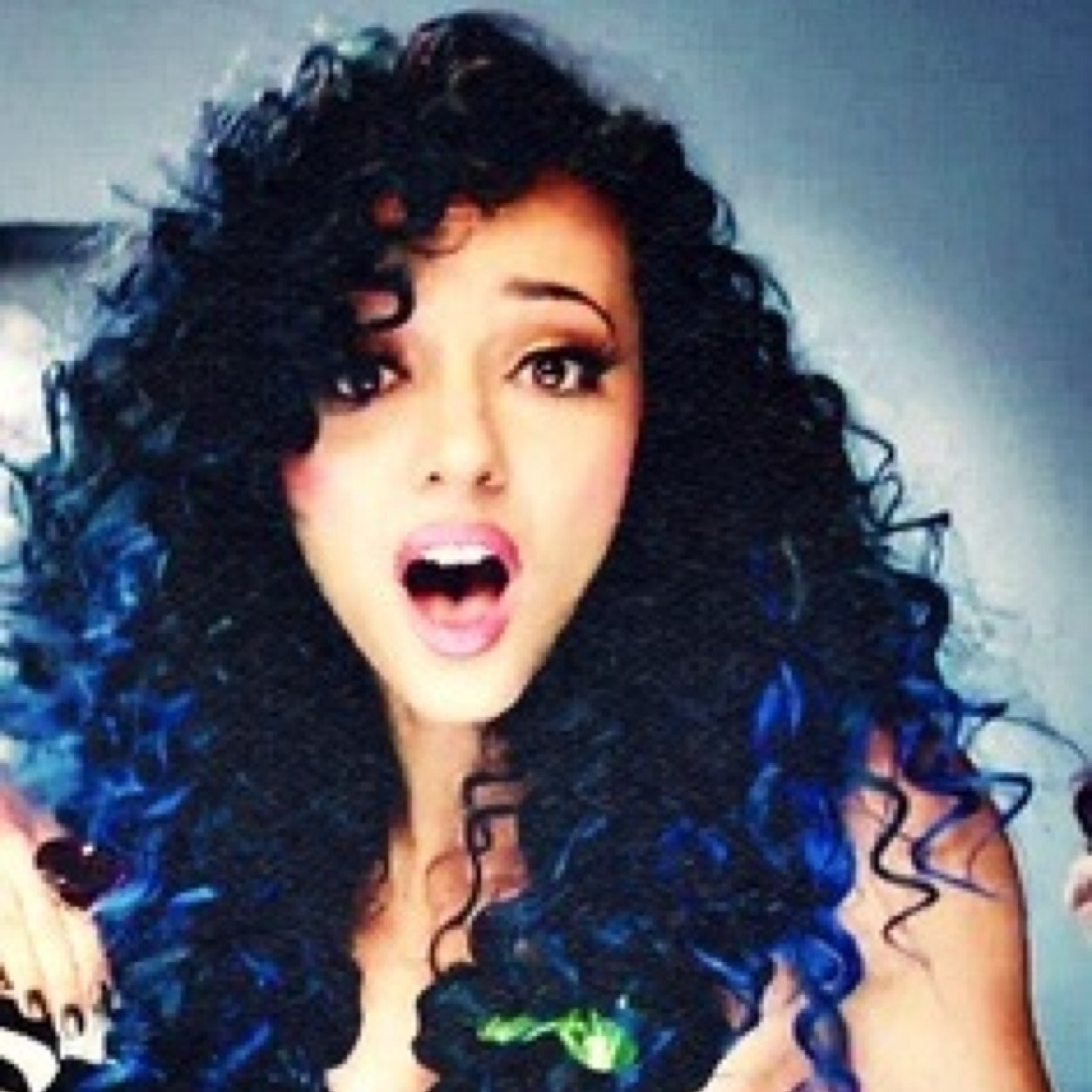 xxjadefauxx's profile picture. *Parody* @falsettofake is my BÆ so back the truck up! K bye