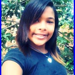 Muitas pessoas perdem
as pequenas alegrias enquanto
aguardam a grande felicidade.
