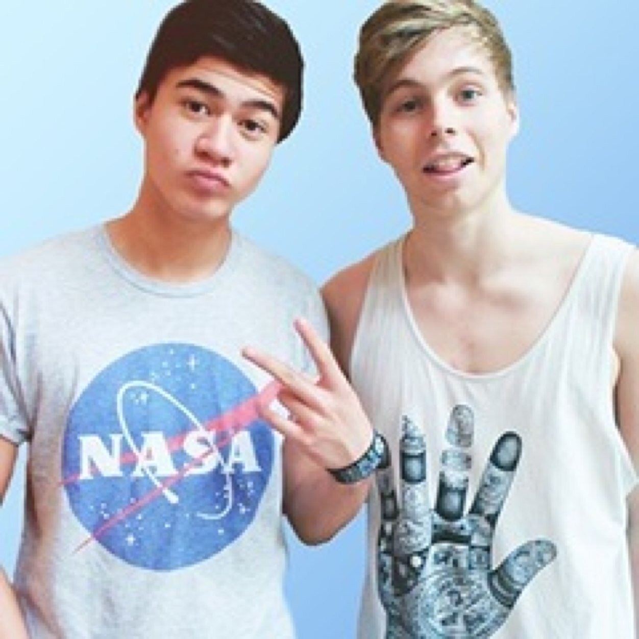 follow @rapemecalum , follow back there (-: