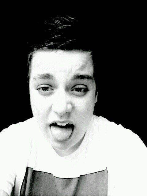 JeSuisNando's profile picture. You only realize what you have when you've lost it. || Famillie, friends & Feyenoord #1 .