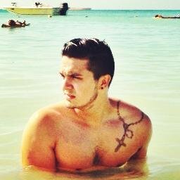 Unidas por um só sonho objetivo:@luansantana.Since: 24/04/11 Oficializado:03/05/12 Seguindo pelo Luan em: _/_/_ Seguido pela Marla: 29/06/12
