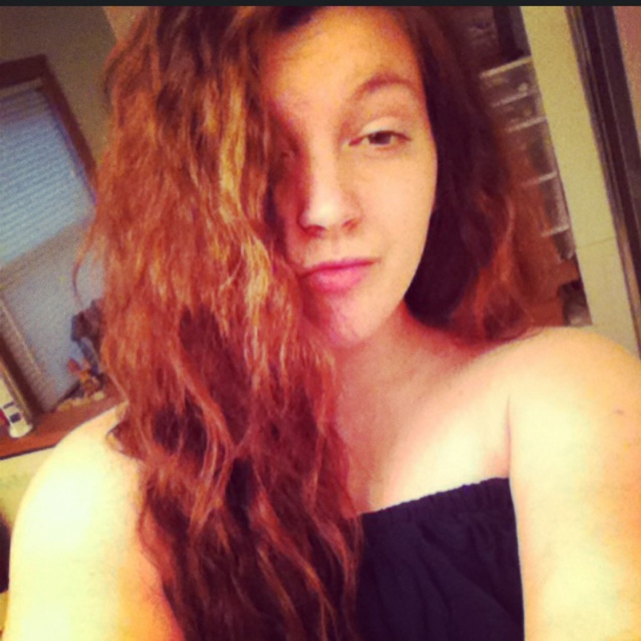 ashwee_kernel's profile picture. I'm better off dead.