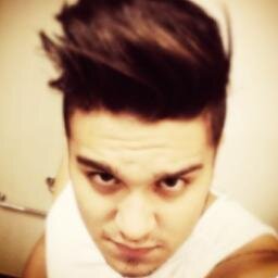 Fã Clube Oficial ® . Eu não sou fã do dinheiro muito menos da fama . Sou fã da pessoa que se encontra fora dos palcos, ele sim é tudo pra mim @luansantana ʚ