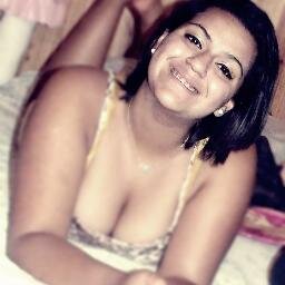 Essa mina é louca , bebe e vira outra e dança pra todo mundo ve (8'