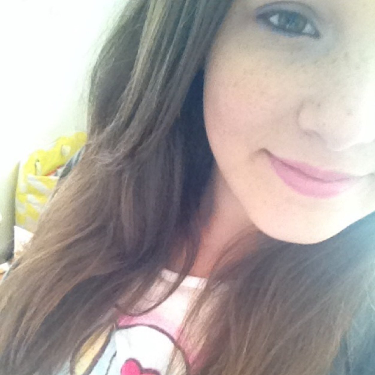 Free follow :) follow @shaniafayexo